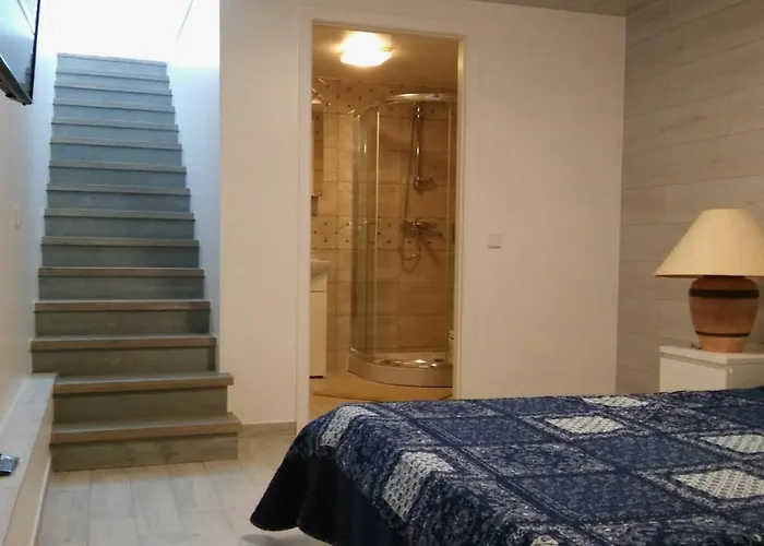 Πανσιόν Columba Livia 3*