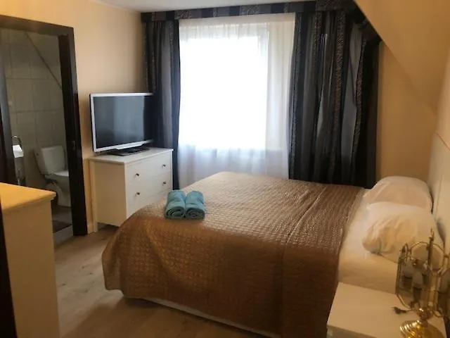 Columba Livia Πανσιόν 3*