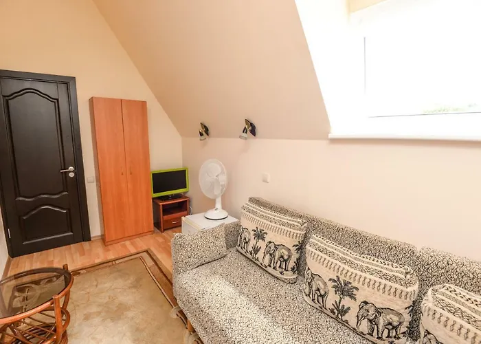 Πανσιόν Columba Livia 3*